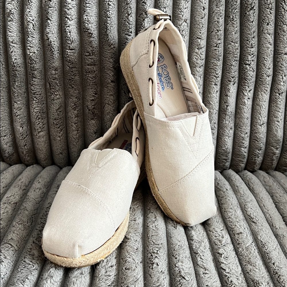 SKECHERS BOBS woman’s size 7.5 Espadrilles memory foam shoes Yacht Master
